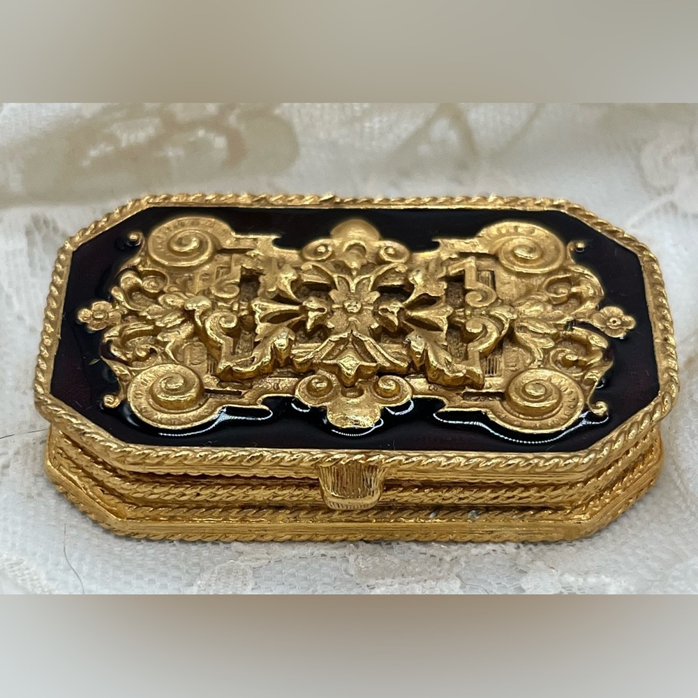 Vintage Estée Lauder Youth Dew Solid Perfume compact, still has perfume